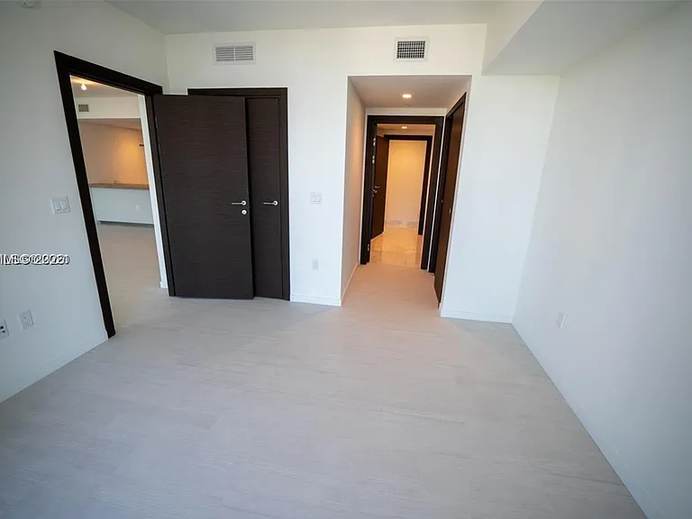 1000 Brickell Plz #3411 — Photo 12