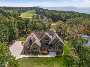 38 Hawthorne Ln, Rising Fawn, GA 30738