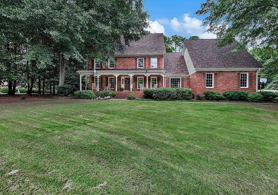 1st image of 117 Carter Hall Dr