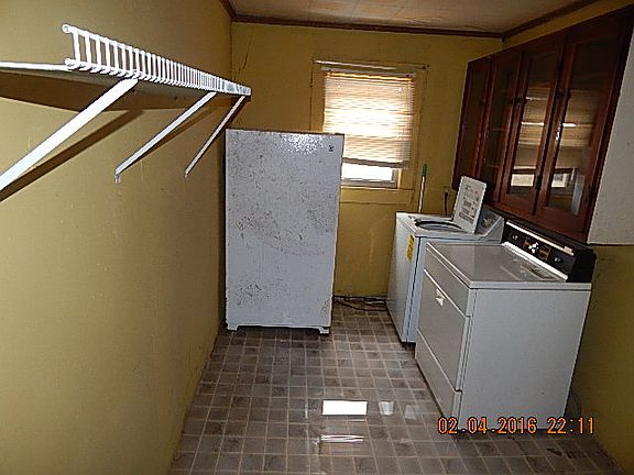 4th image of 444 Millard Ln