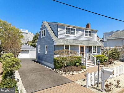 21 E Tennessee Ave, Brant Beach, NJ, 08008