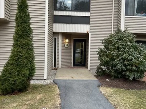 14 Thayer Pond Dr #10, Oxford, MA 01540