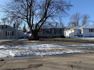 2855 Sharon Dr, Omaha, NE 68112