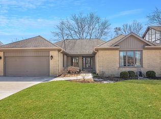 511 E Suffield Dr, Arlington Heights, IL 60004