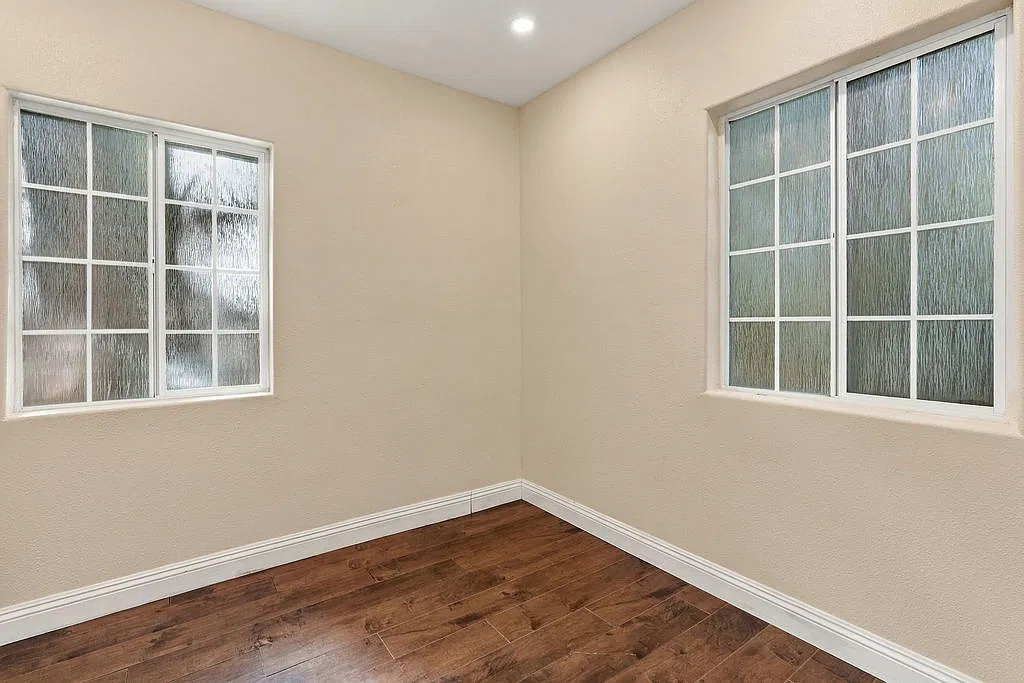 2 bed, 860 sqft, $1,745 — Photo 4