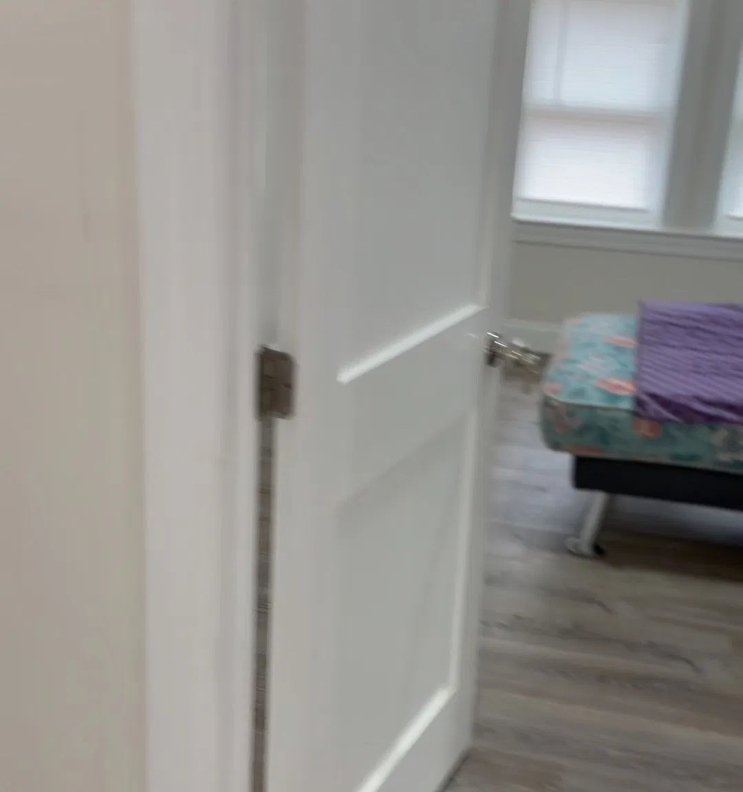 3 bed, 1050 sqft, $3,500 — Photo 3