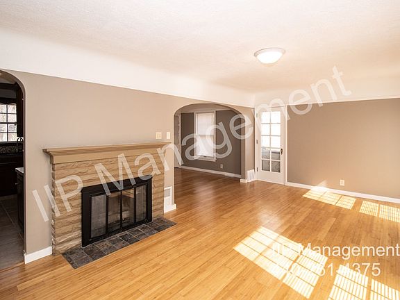 3rd image of 21471 Kennison Ave