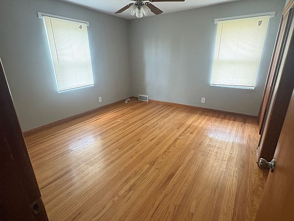 2nd image of 100 Sage Rd #4