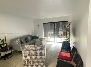 7160 NW 179th St APT 103, Hialeah, FL 33015