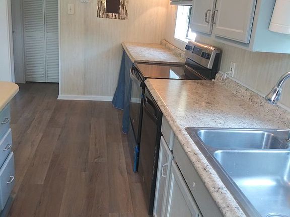 5th image of 8205 Hall Ln