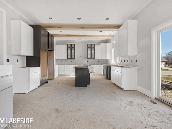 3rd image of 55738 Lochmoor Dr #35