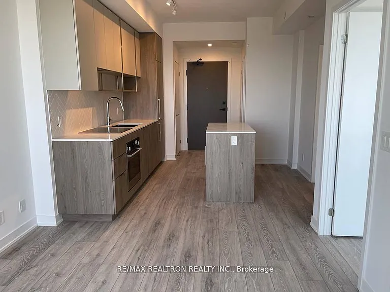 15 Holmes Ave S #1709 — Photo 7