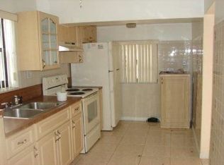 1590 NE 161st St, North Miami Beach, FL 33162