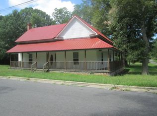211 N James St, Adrian, GA 31002