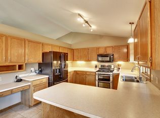 15926 Garden Gate Cir, Apple Valley, MN 55124