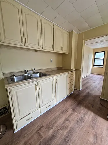 206 Allen St #2 Photo 1