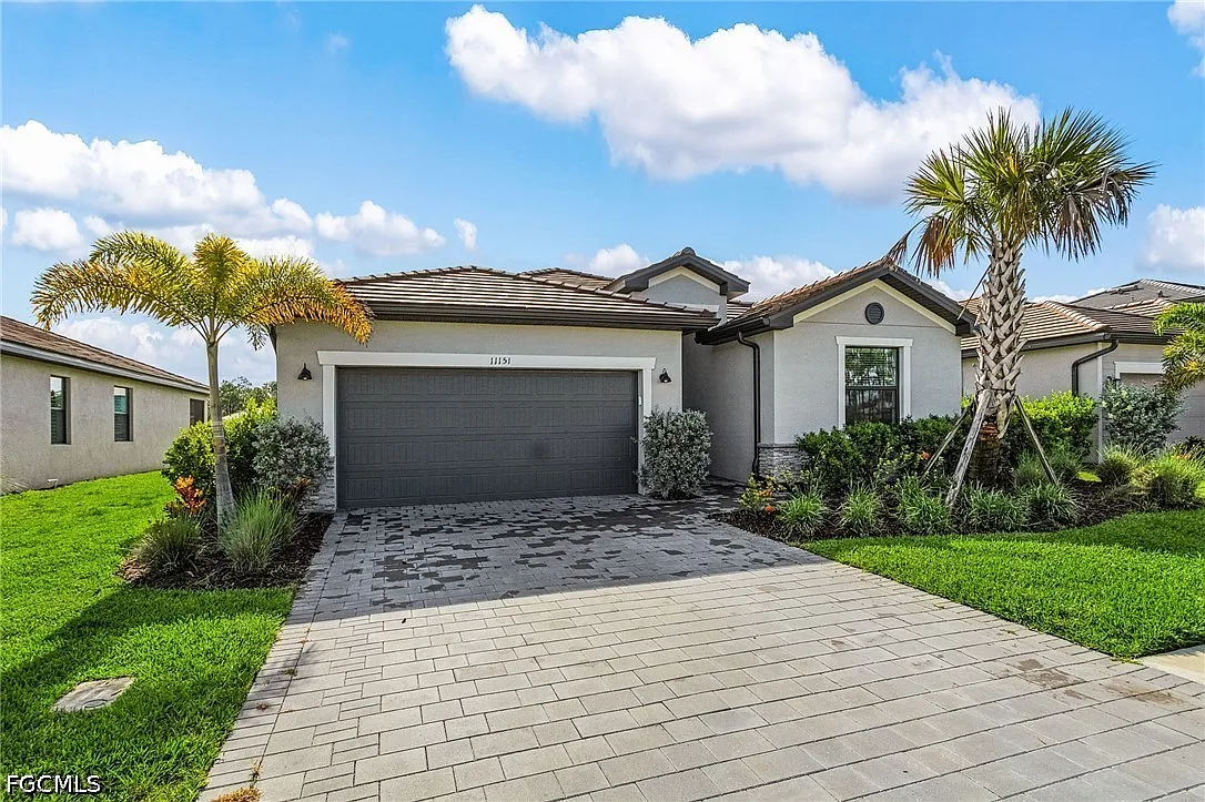 4 bed, 3.0 bath, 2032 sqft, $3,100 — Photo 2