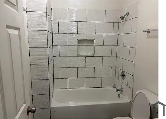 4820 Court S — Photo 3