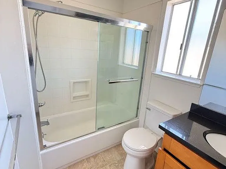 425 Walnut St — Photo 6