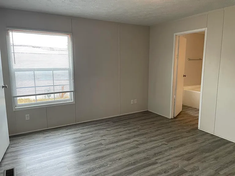 Regency Pointe — Photo 13