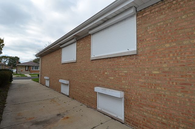 2nd image of 8419 S Komensky Ave