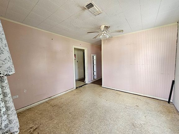 5th image of 1714A Oakley St