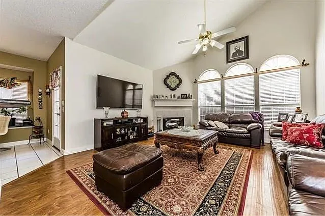1612 Chester Dr — Photo 9
