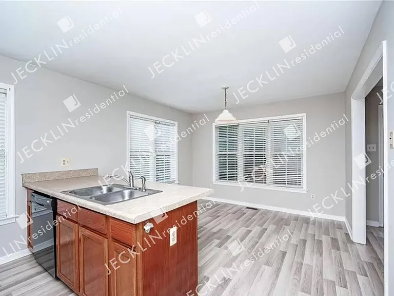 3325 Pemberton Creek Ct — Photo 7