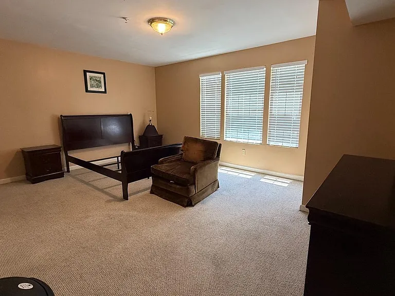 5212 Astor Pl SE — Photo 54