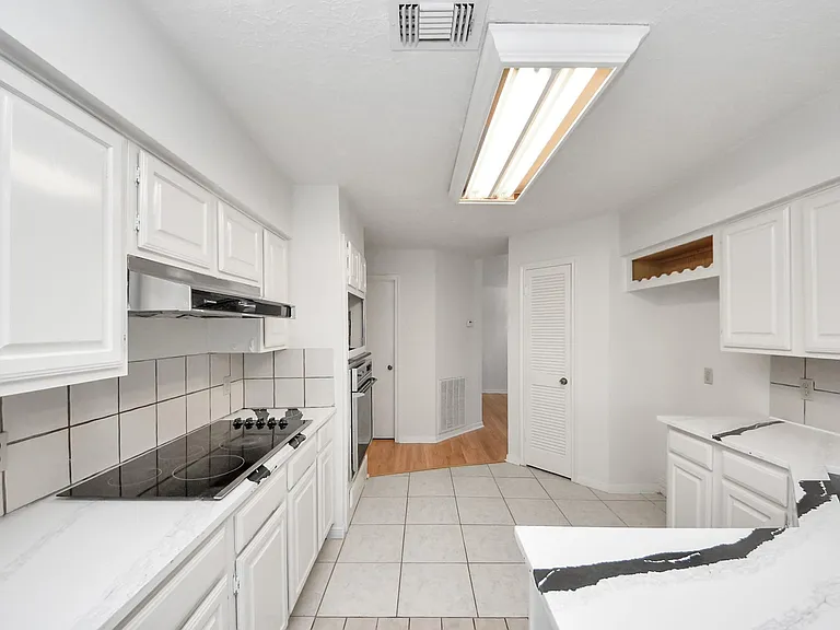 3611 Bee Bayou Ln — Photo 15