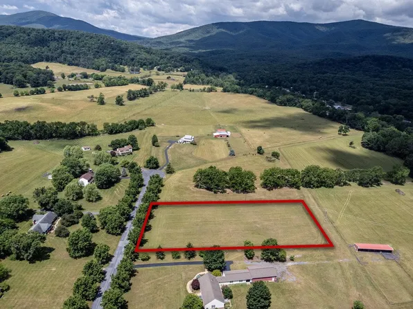 Bradford St, Swoope, VA 24479