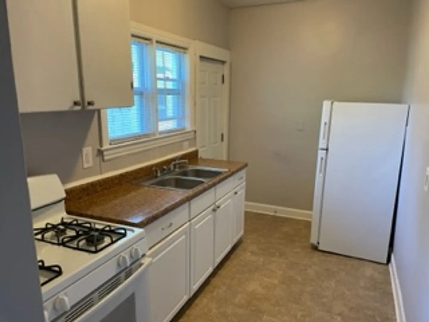 28 Gold Ave SW — Photo 2