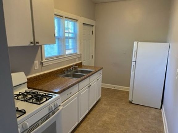 2nd image of 28 Gold Ave SW APT 1