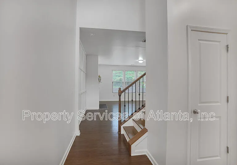 268 Stone Park Dr — Photo 4