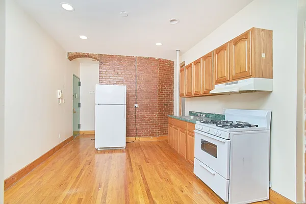 Rented by Compass | media 22