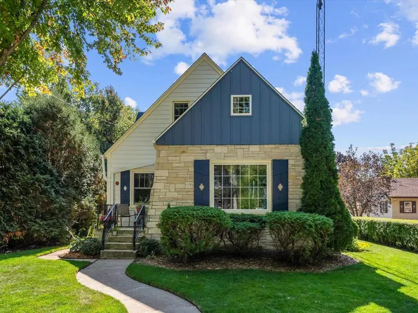 229 Russell AVENUE, Hartford, WI 53027