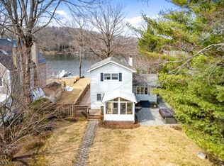 31 Silver Springs Dr, Landing, NJ 07850
