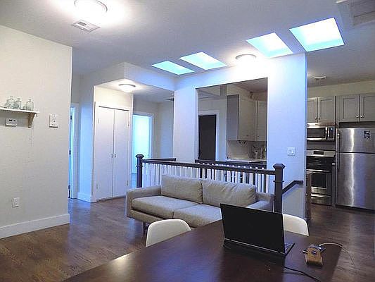 1st image of 17 Grattan St #2