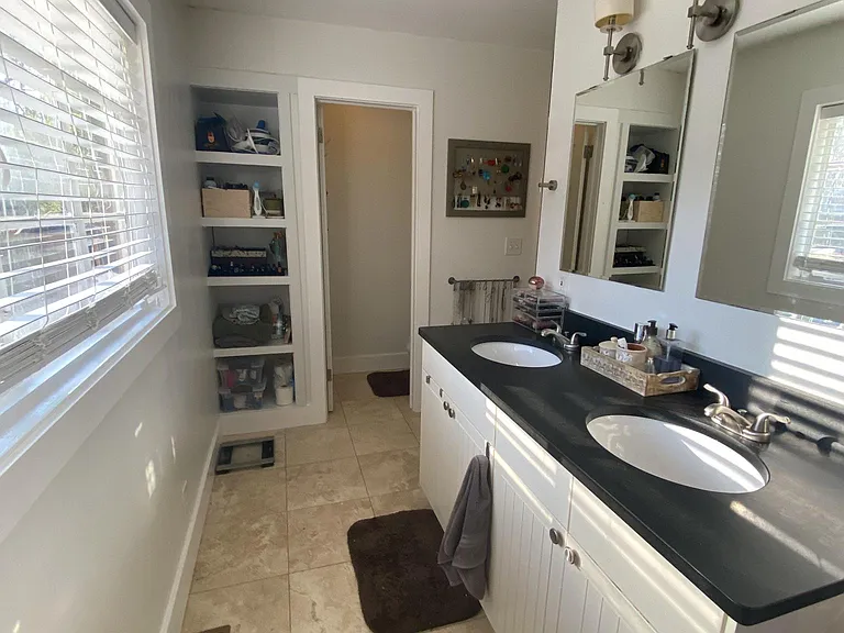 4975 Lake Forrest Dr — Photo 35
