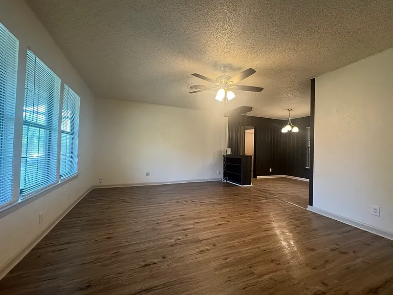 3731 Avenue M — Photo 9