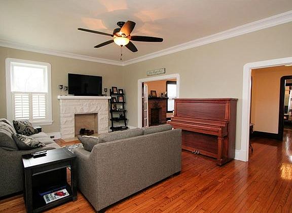 3rd image of 6023 Columbia Ave