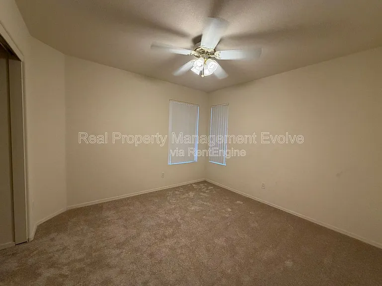 15847 W Saguaro Ln — Photo 16