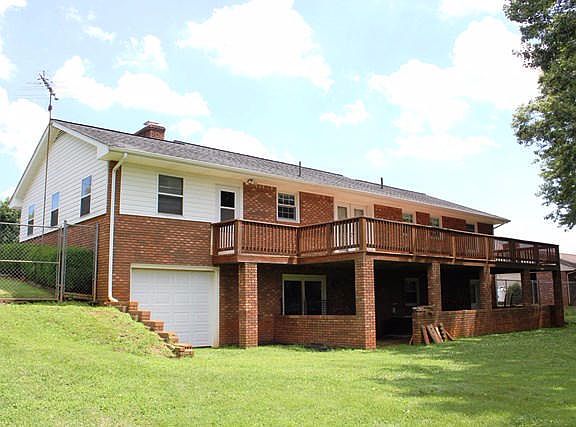 3rd image of 130 Little Mountain Cir