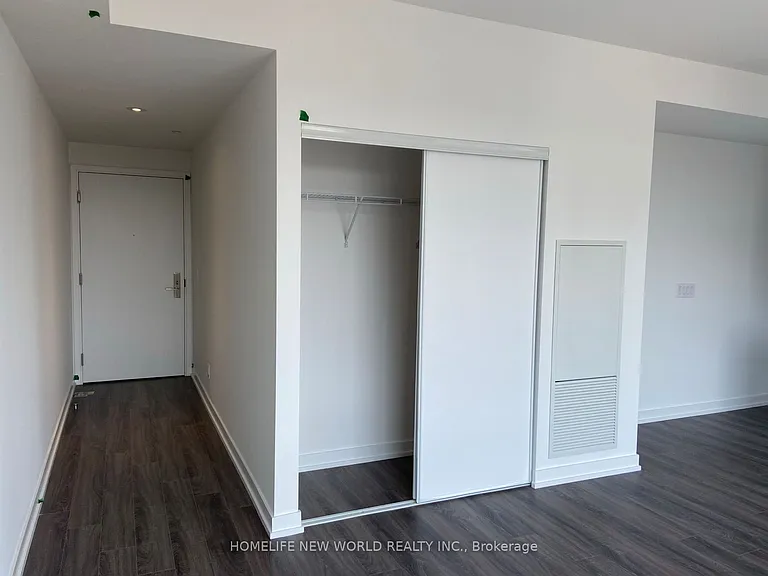 20 Edward St #902 — Photo 3
