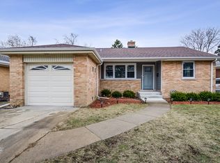 5253 W Devon Ave, Chicago, IL 60646