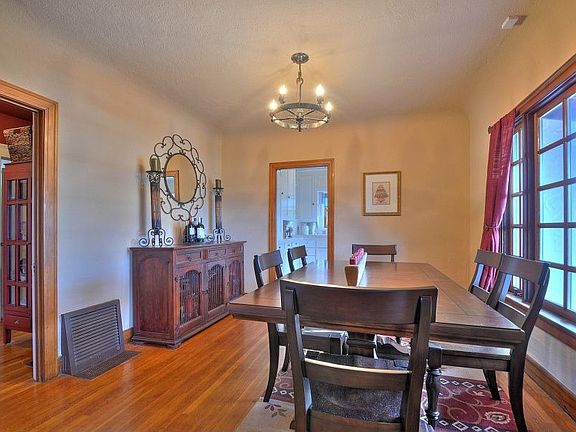 3rd image of 3435 Dumas St