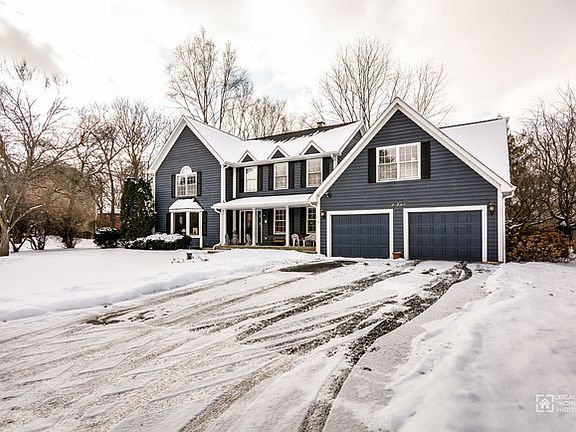3rd image of 3S730 Point Oak Dr