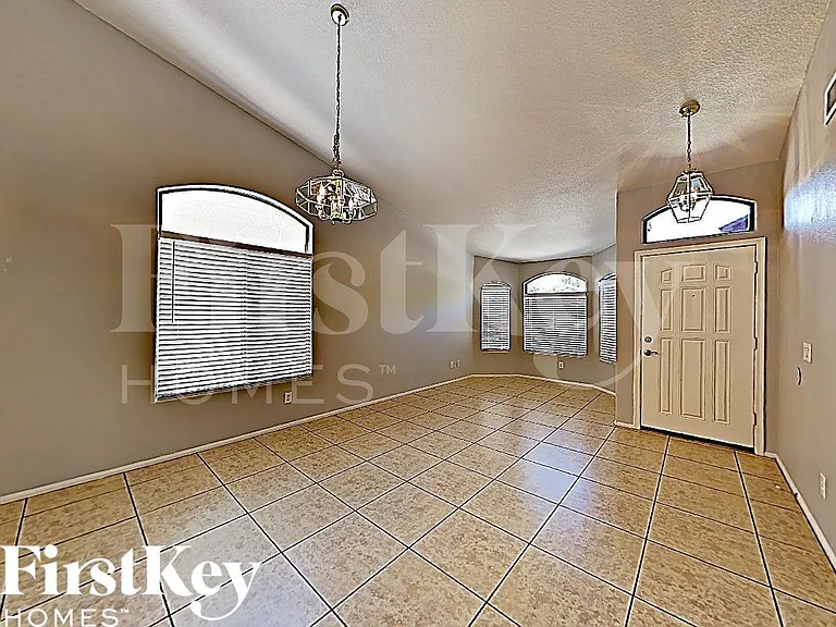12405 W Montebello Ave — Photo 2