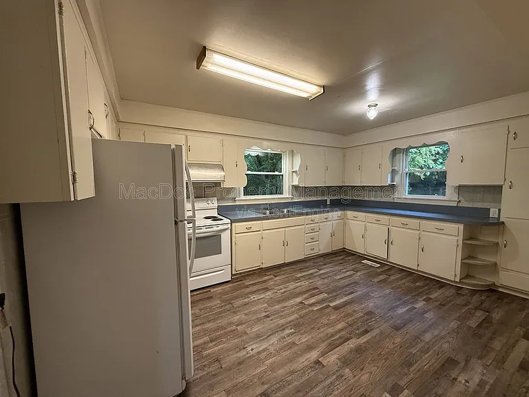 503 Pratt St — Photo 10