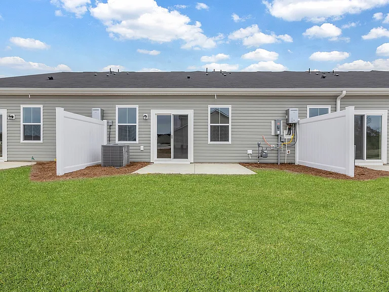 138 Talladega Dr — Photo 2
